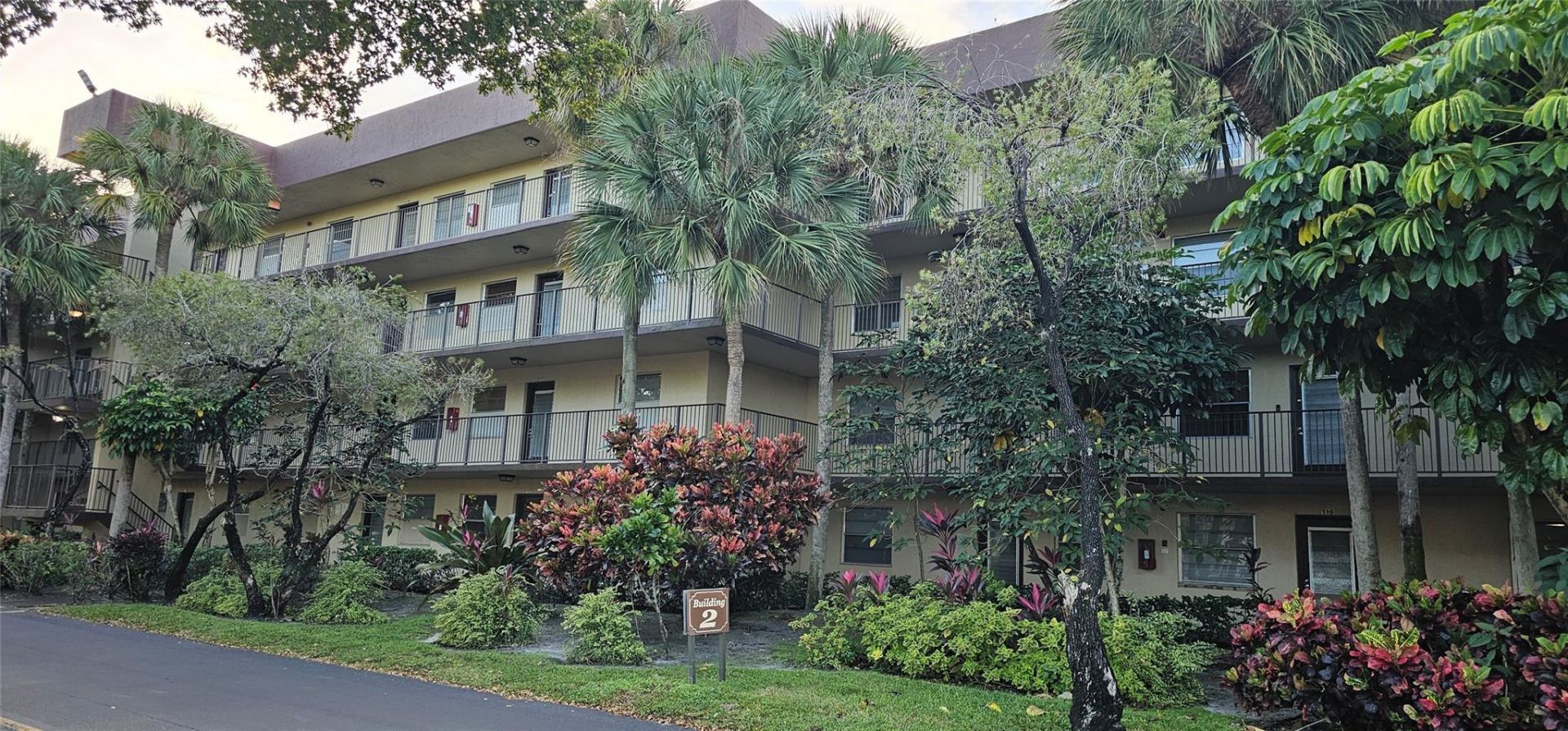 3321 NW 47th Terrace, Unit 125, Lauderdale Lakes, FL 33319 Photo