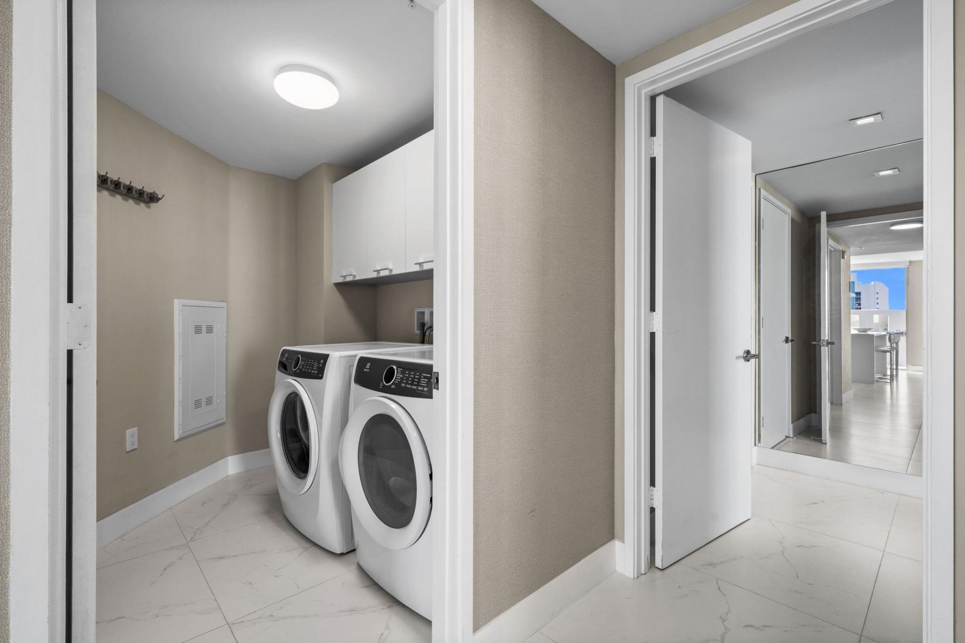 300 Sunny Isles Blvd, Unit 4-2201, Sunny Isles Beach, FL 33160 Photo