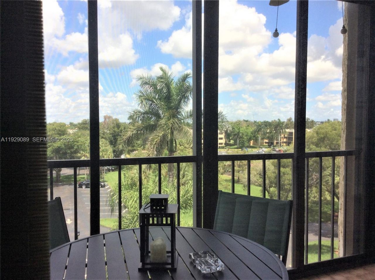 16300 Golf Club Rd, Unit 504, Weston, FL 33326 Photo