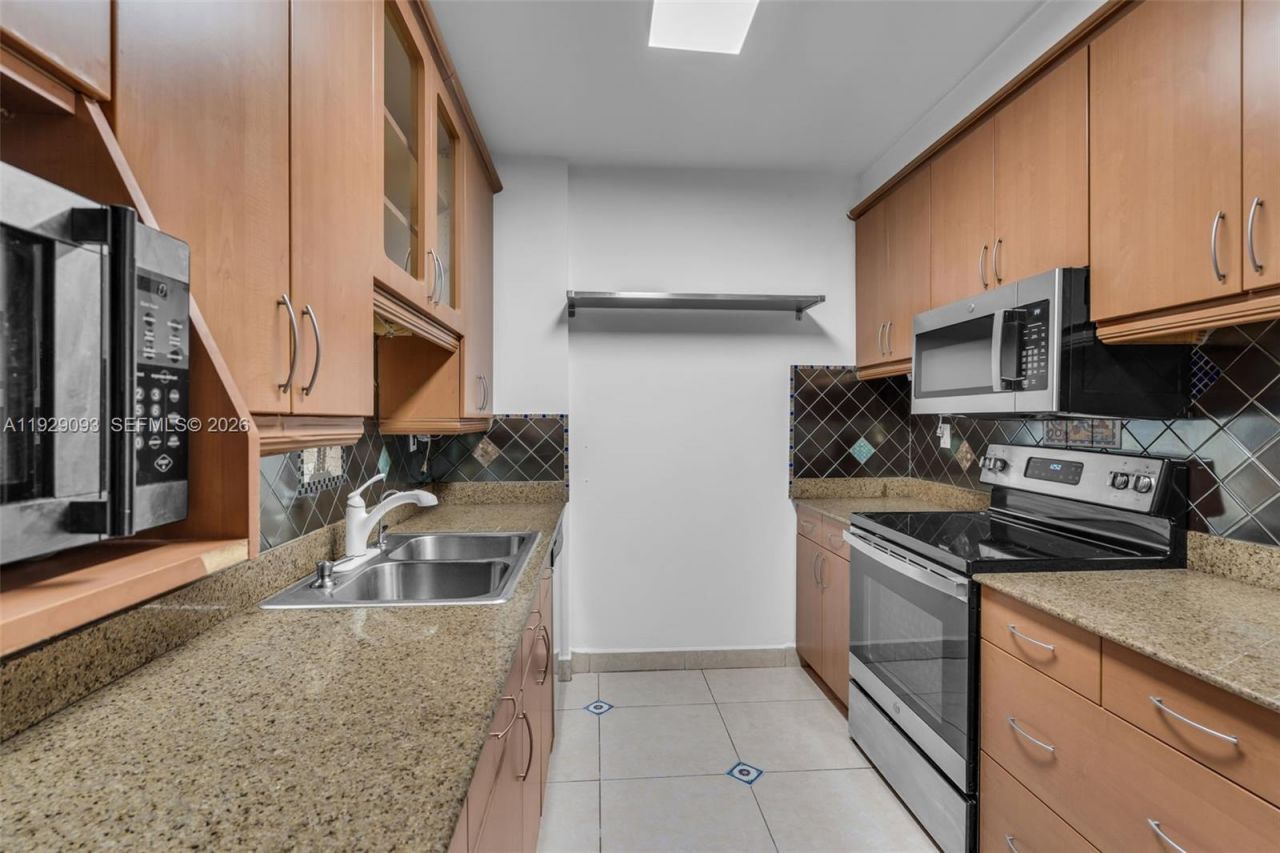 121 Crandon Bl, Unit 248, Key Biscayne, FL 33149 Photo