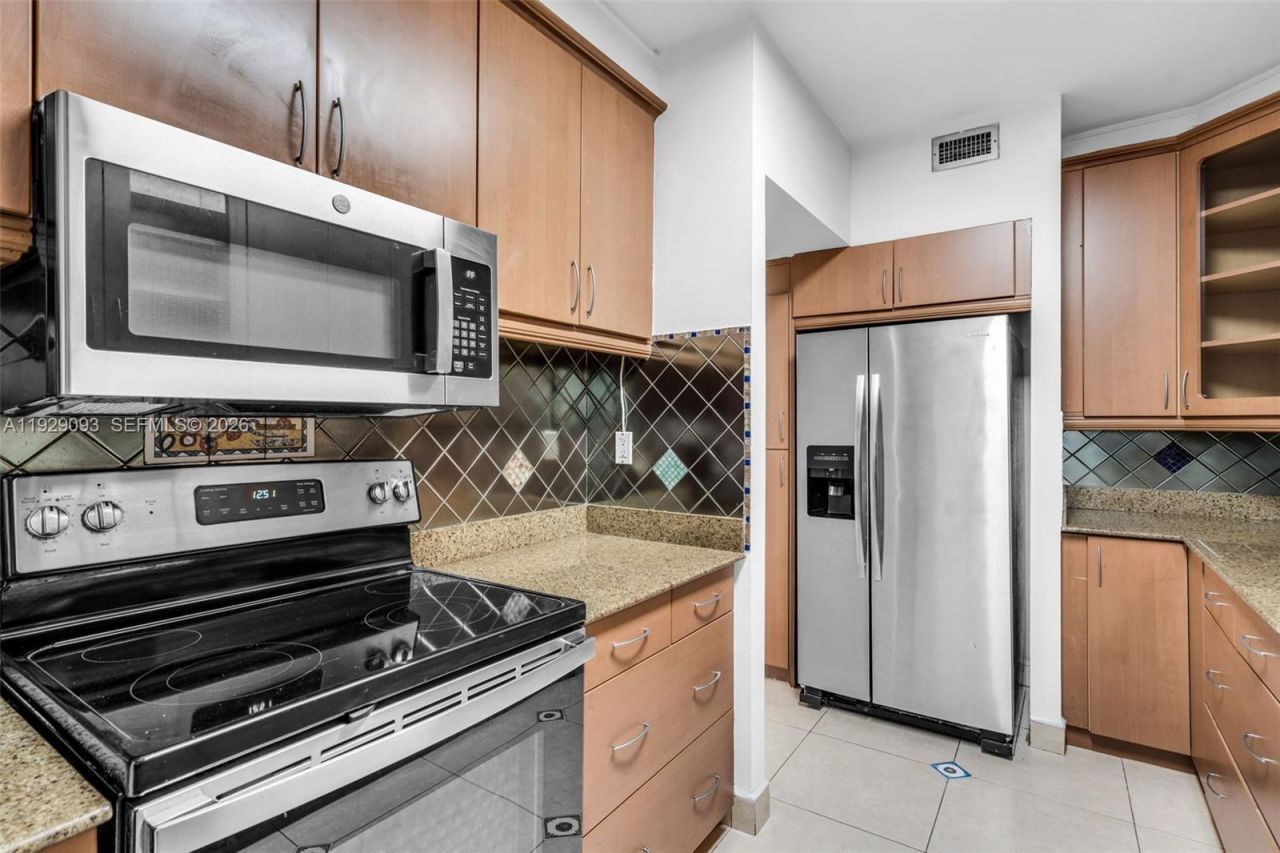 121 Crandon Bl, Unit 248, Key Biscayne, FL 33149 Photo