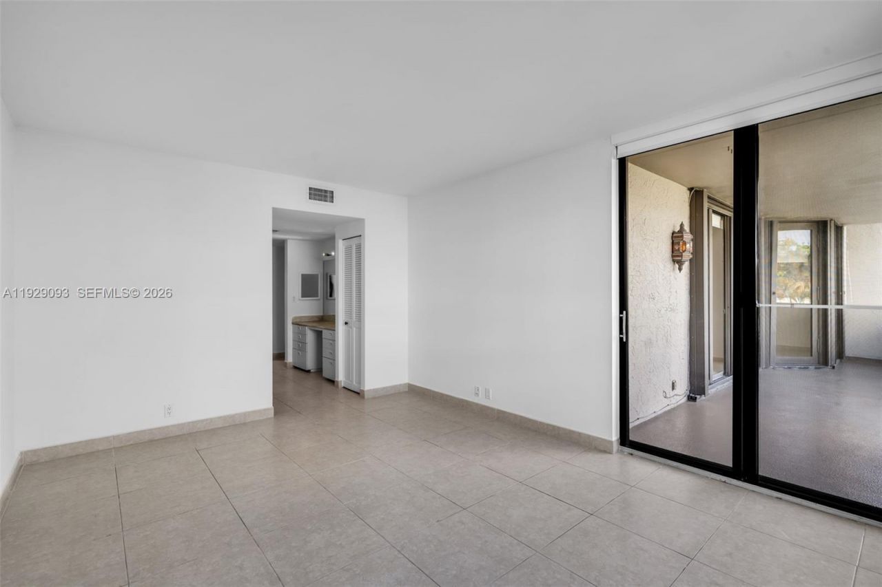 121 Crandon Bl, Unit 248, Key Biscayne, FL 33149 Photo