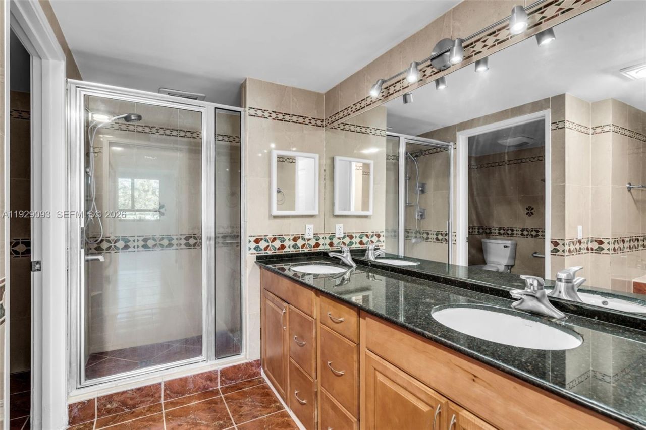 121 Crandon Bl, Unit 248, Key Biscayne, FL 33149 Photo