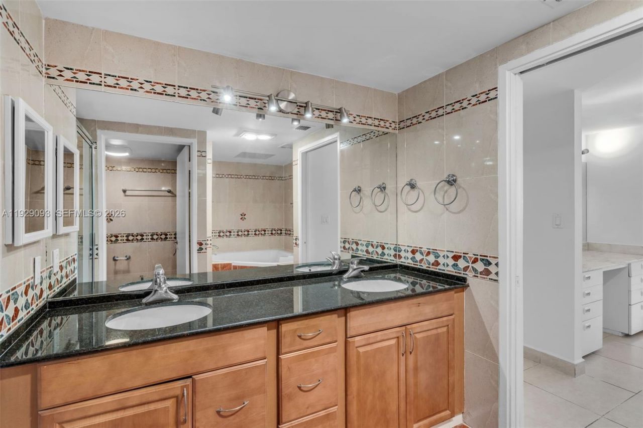 121 Crandon Bl, Unit 248, Key Biscayne, FL 33149 Photo