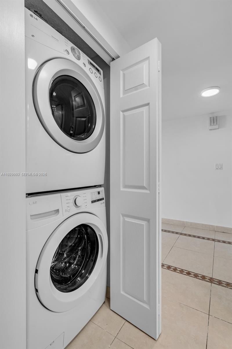 121 Crandon Bl, Unit 248, Key Biscayne, FL 33149 Photo