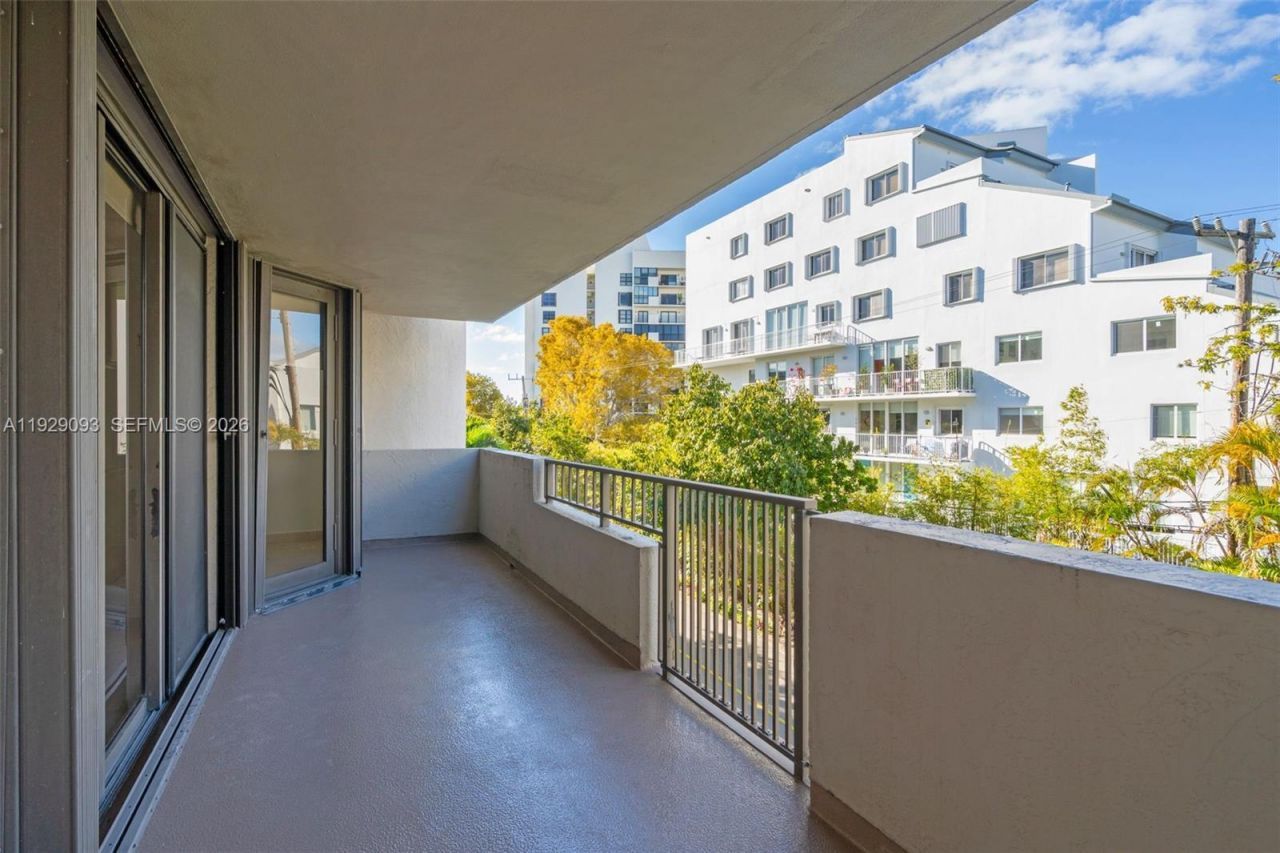 121 Crandon Bl, Unit 248, Key Biscayne, FL 33149 Photo