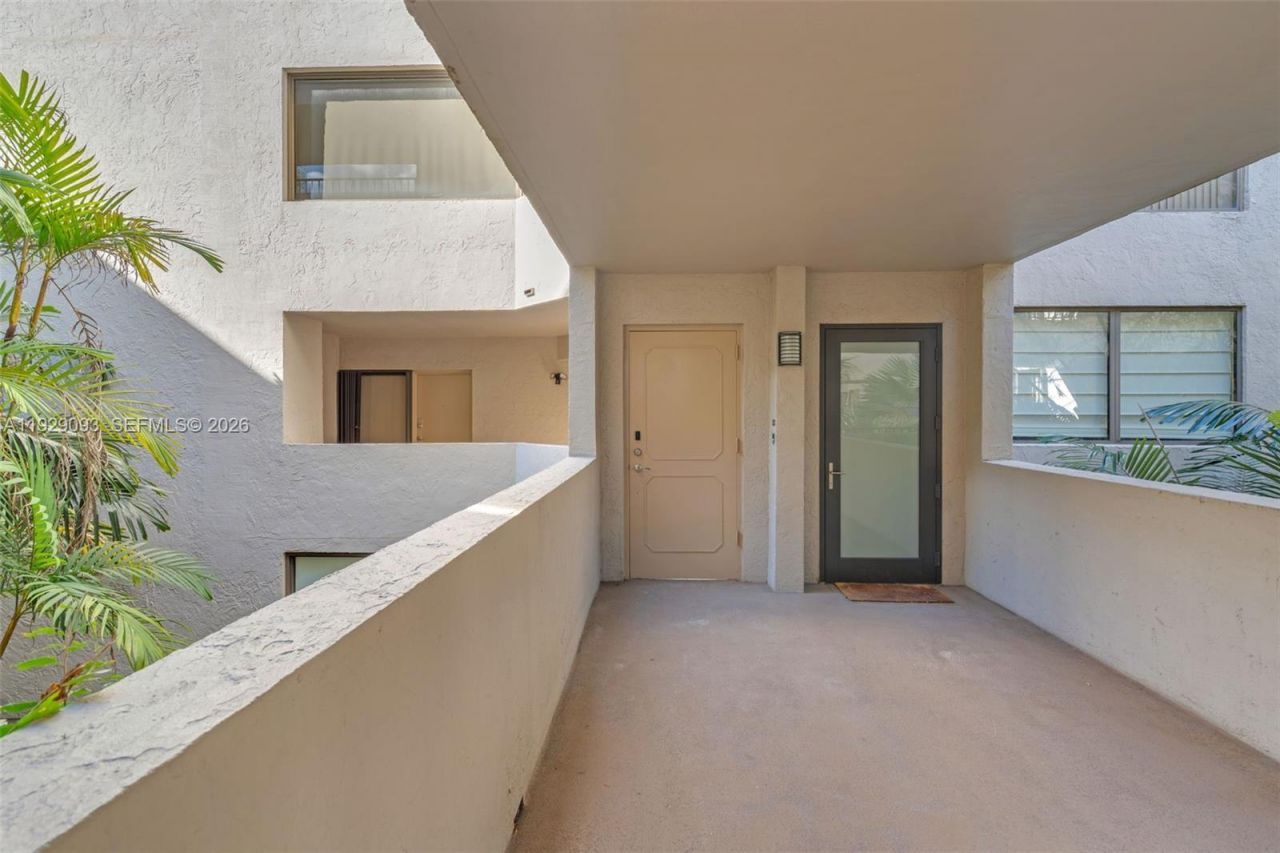 121 Crandon Bl, Unit 248, Key Biscayne, FL 33149 Photo