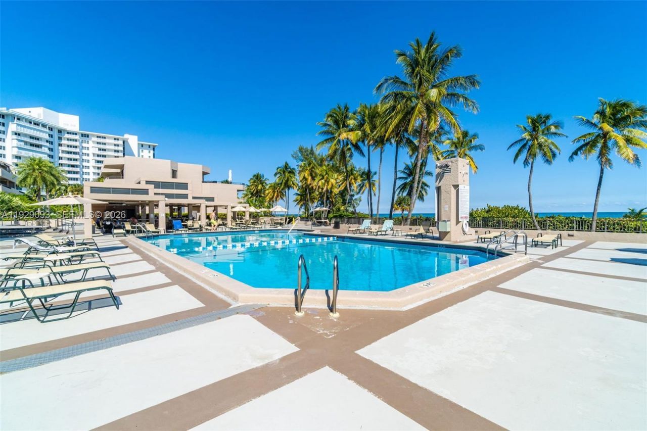 121 Crandon Bl, Unit 248, Key Biscayne, FL 33149 Photo