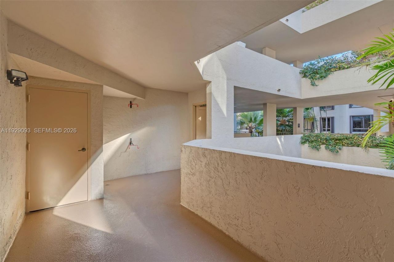 121 Crandon Bl, Unit 248, Key Biscayne, FL 33149 Photo