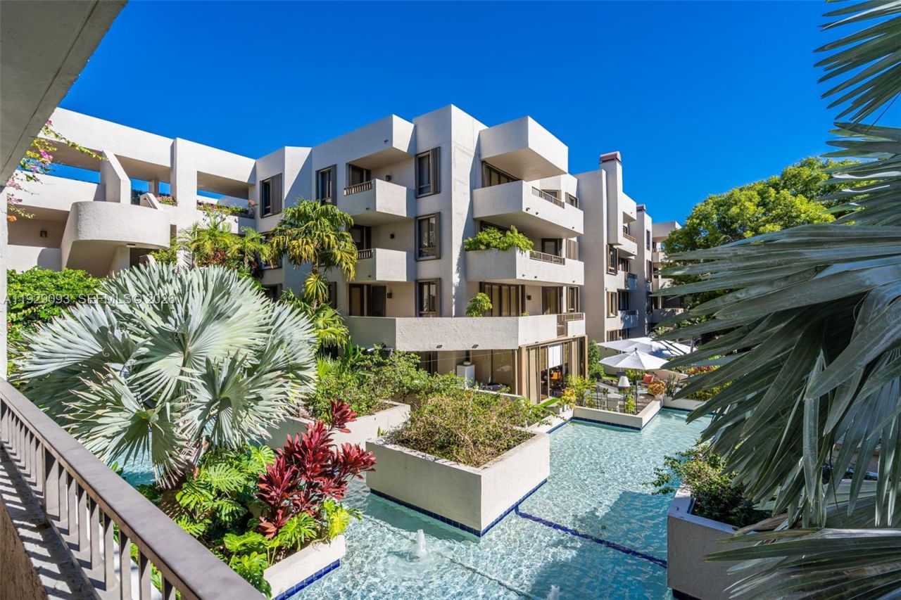 121 Crandon Bl, Unit 248, Key Biscayne, FL 33149 Photo