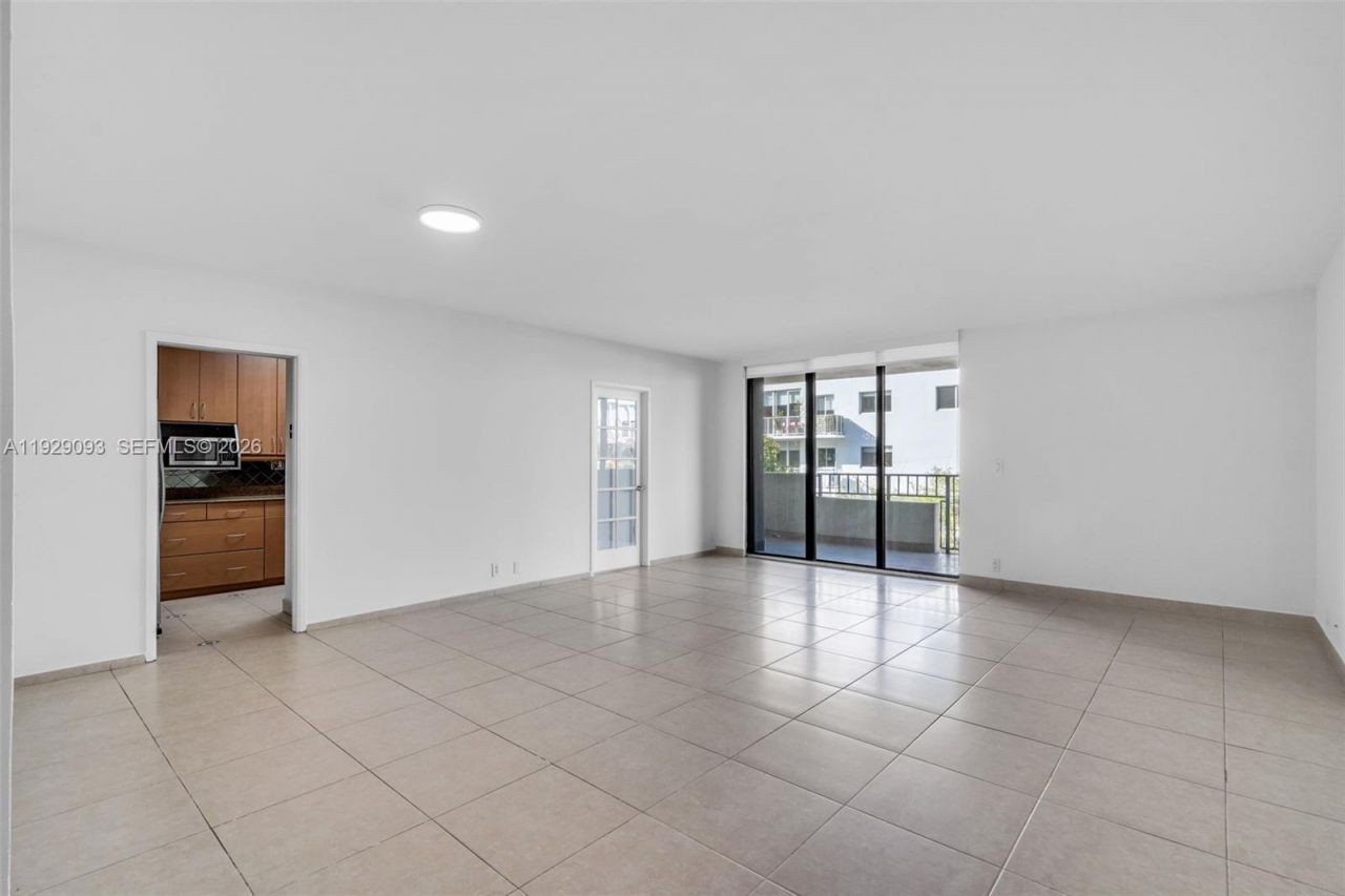 121 Crandon Bl, Unit 248, Key Biscayne, FL 33149 Photo