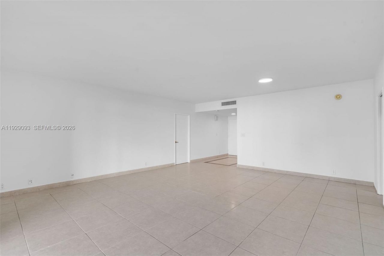 121 Crandon Bl, Unit 248, Key Biscayne, FL 33149 Photo