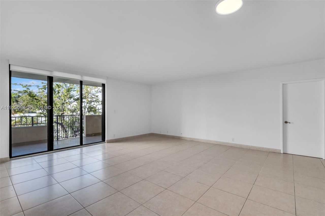 121 Crandon Bl, Unit 248, Key Biscayne, FL 33149 Photo