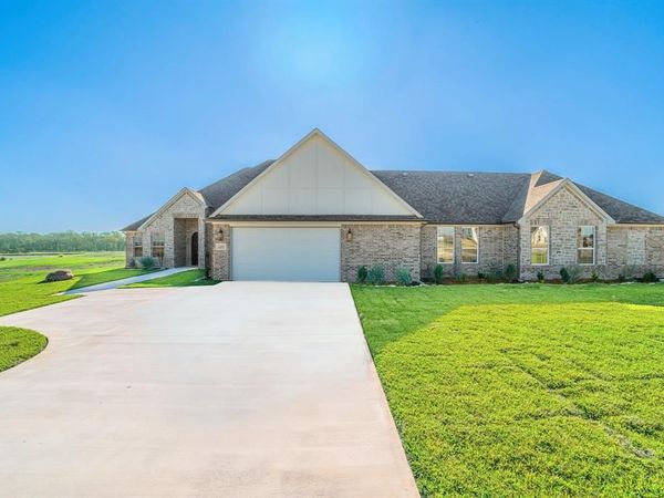 1060 Grison Circle, Corsicana, TX 75109