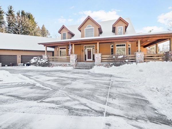 369 Schraufnagel Dr, Erin, WI 53029