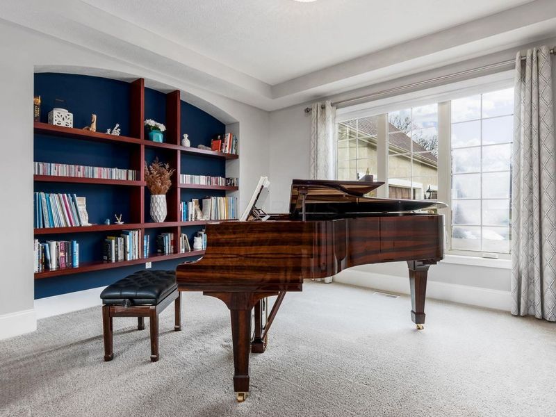 9800 Malibu Court, Plain City, OH 43064 Photo 4