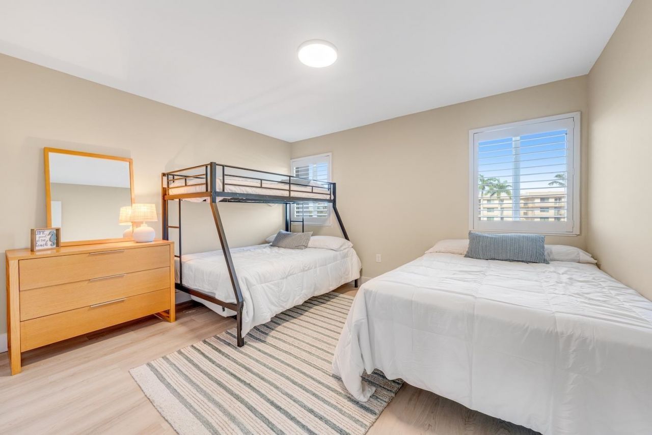 1341 Middle Gulf Dr, Unit 3D, Sanibel, FL 33957 Photo