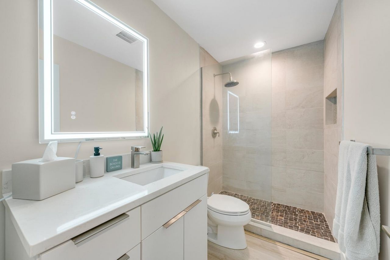 1341 Middle Gulf Dr, Unit 3D, Sanibel, FL 33957 Photo