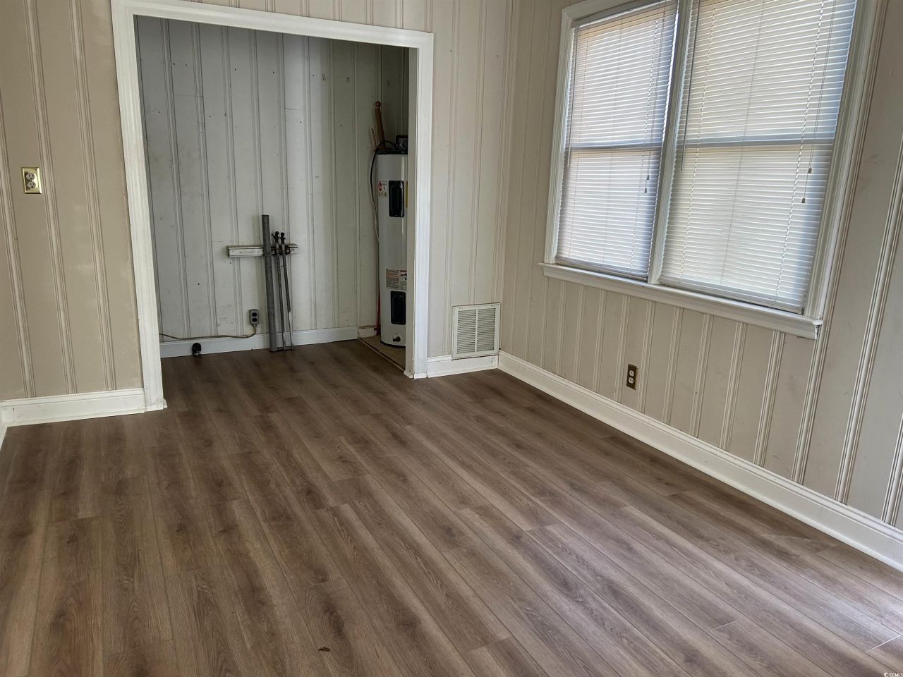 404 E Andrews St. Photo 14