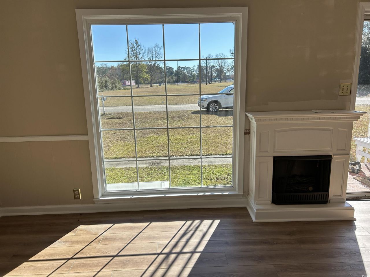 404 E Andrews St. Photo 8