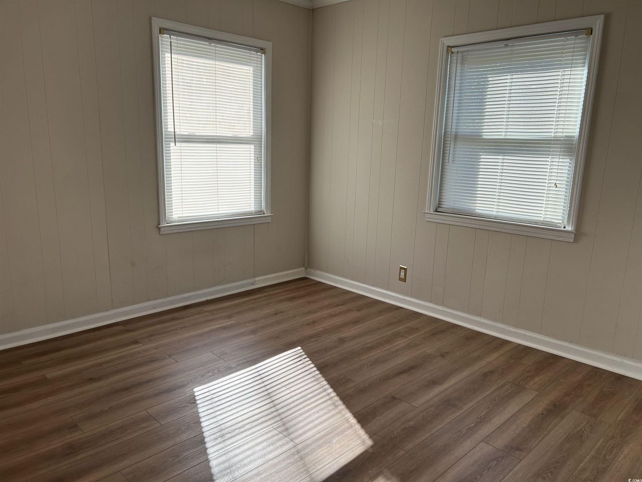 404 E Andrews St. Photo 9