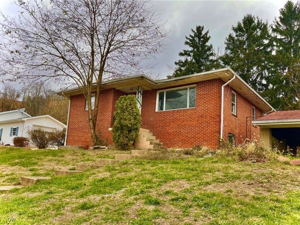 809 Delia Avenue, Martins Ferry, OH 43935