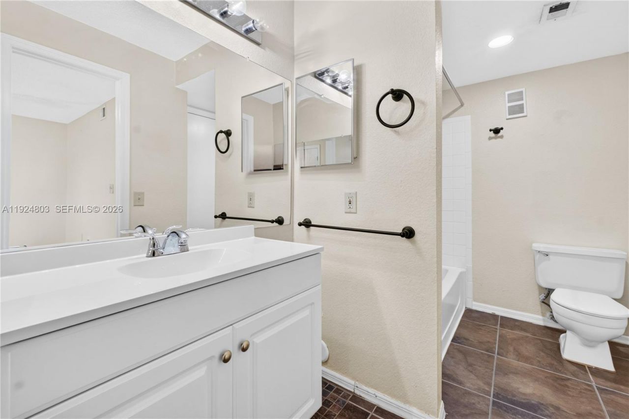 12510 Vista Isles Dr, Unit 1227, Sunrise, FL 33325 Photo