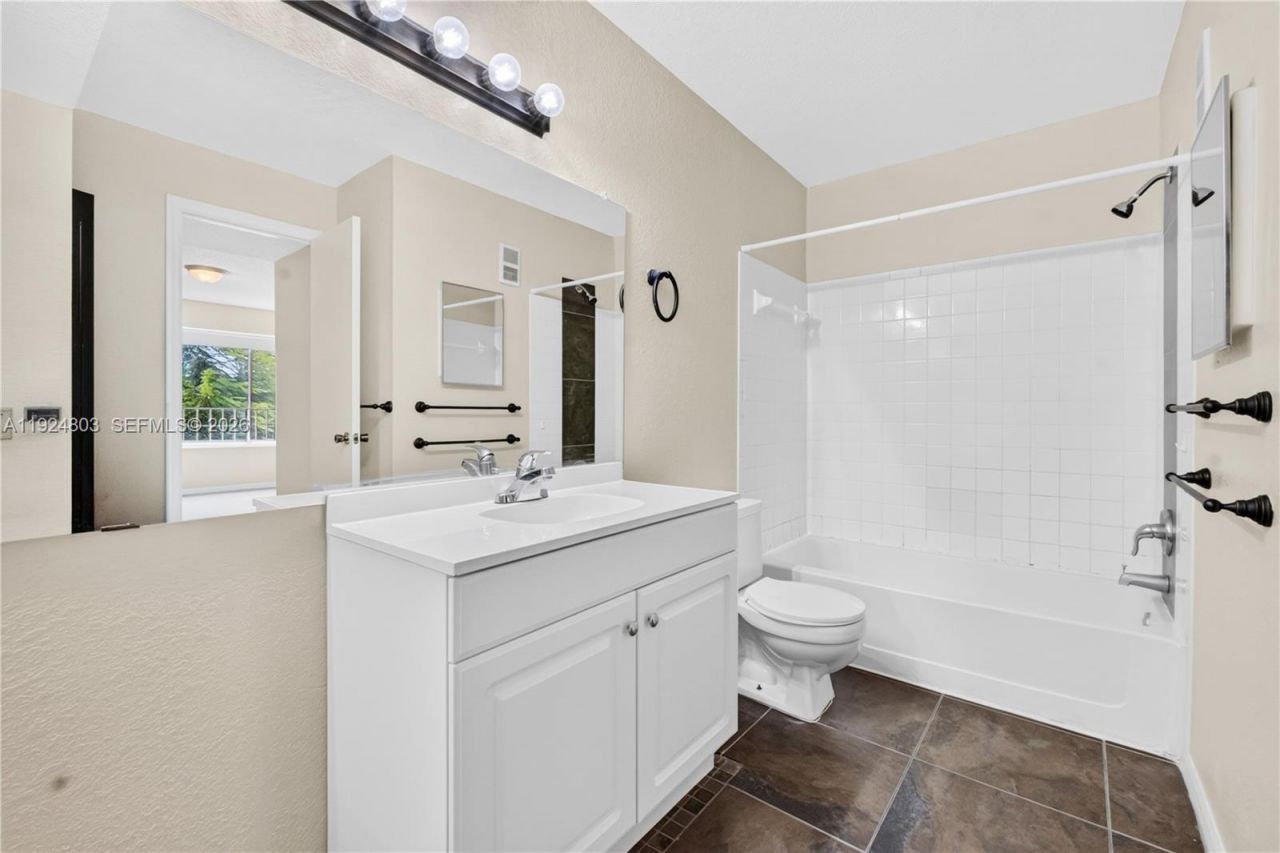 12510 Vista Isles Dr, Unit 1227, Sunrise, FL 33325 Photo