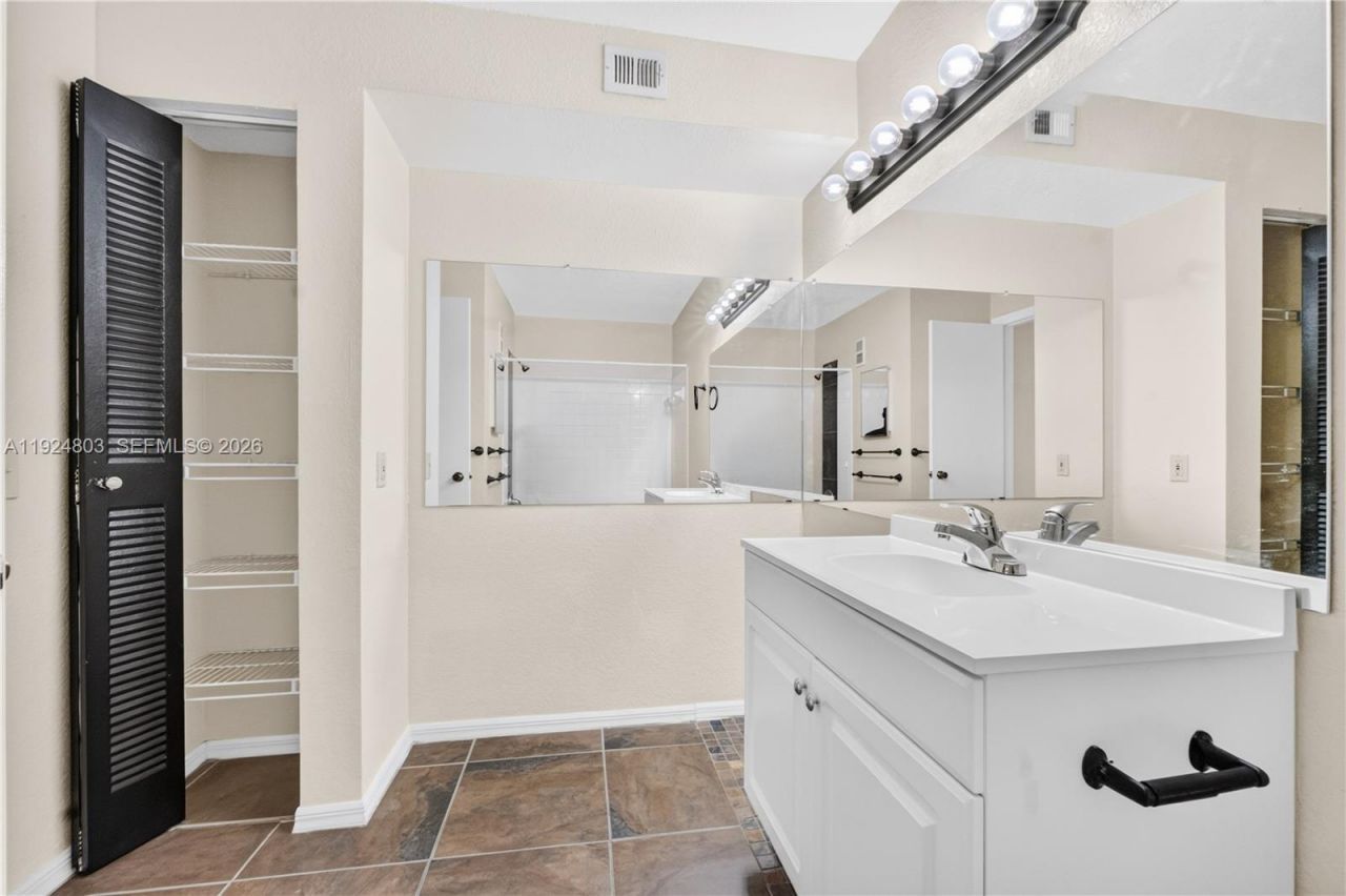 12510 Vista Isles Dr, Unit 1227, Sunrise, FL 33325 Photo