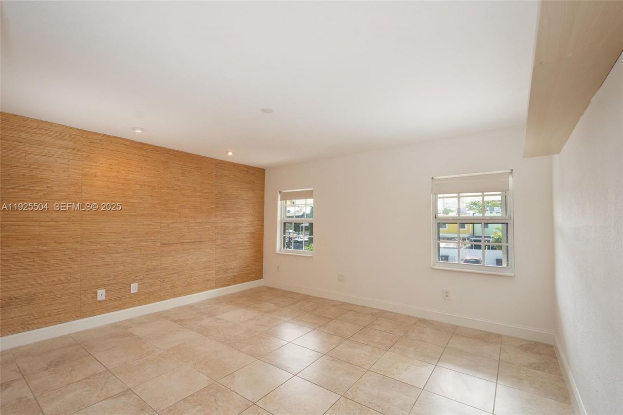 1734 NE 142nd St, North Miami, FL 33181 Photo