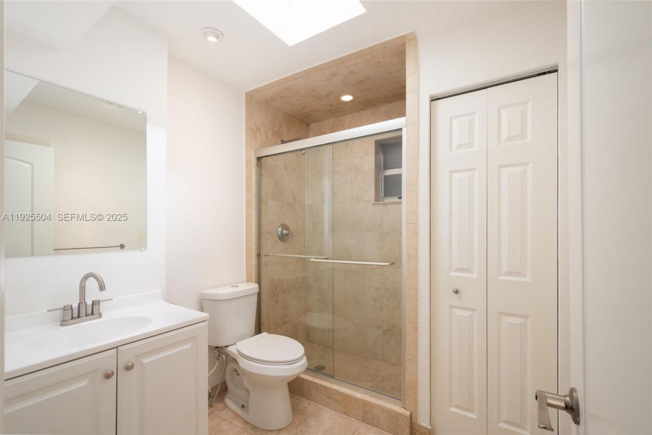 1734 NE 142nd St, North Miami, FL 33181 Photo