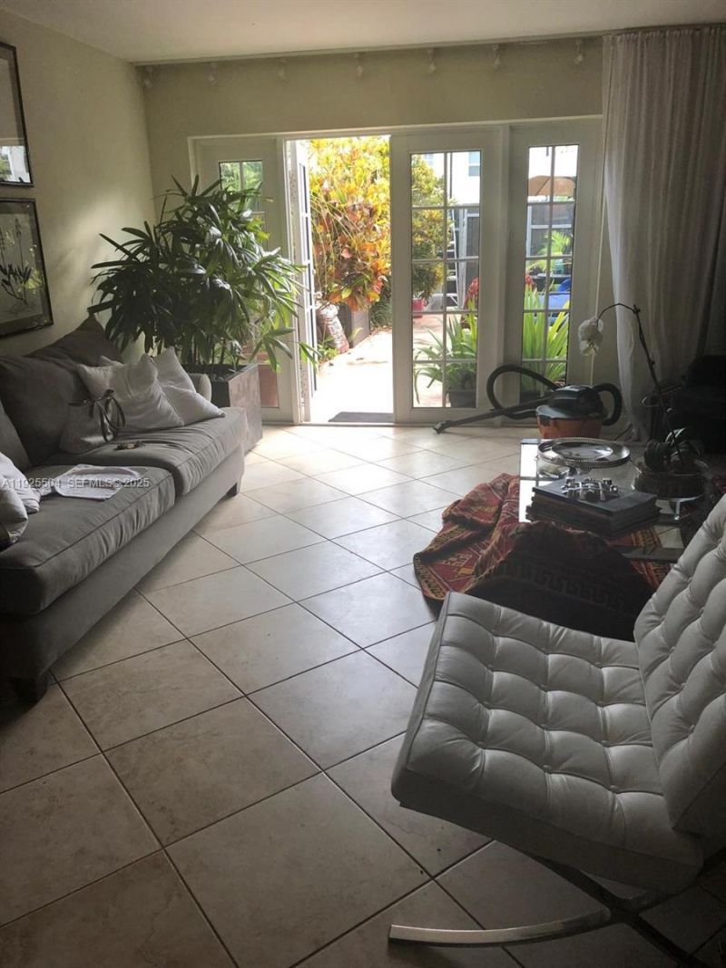 1734 NE 142nd St, North Miami, FL 33181 Photo