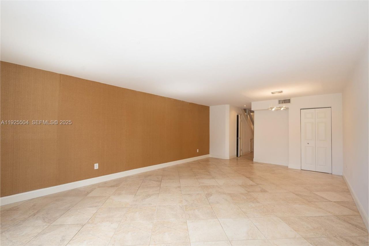 1734 NE 142nd St, North Miami, FL 33181 Photo