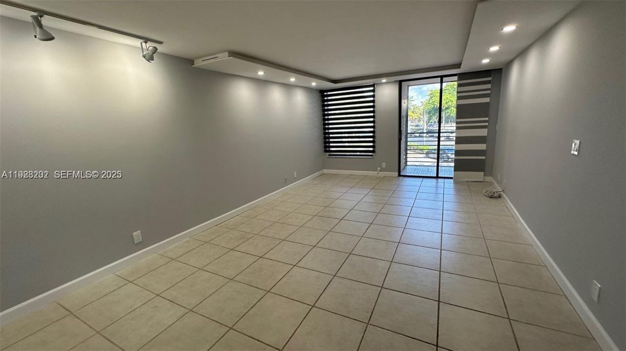 6301 N University Dr, Unit 219, Tamarac, FL 33321 Photo