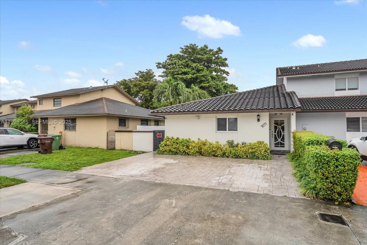 1071 W 37th St, Hialeah, FL 33012 Photo