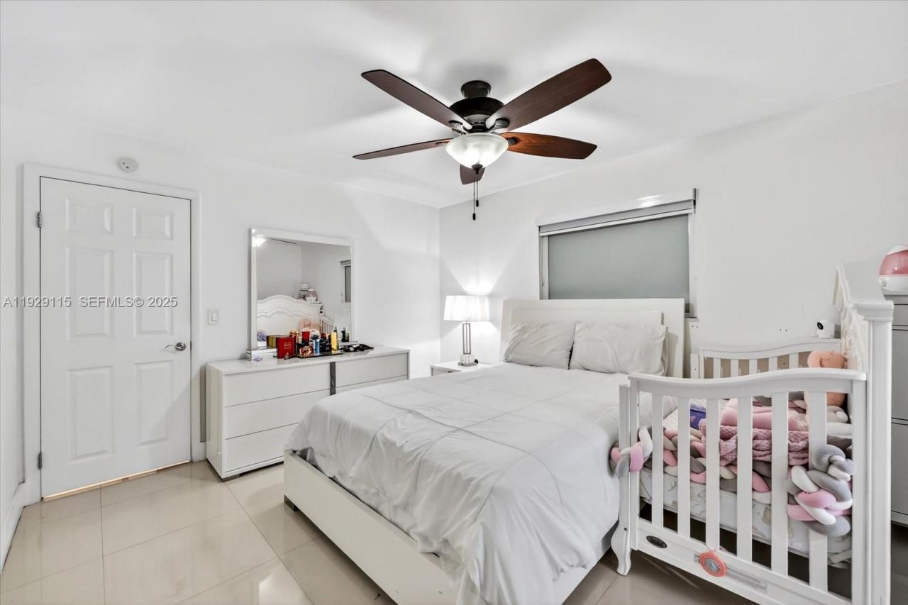 1071 W 37th St, Hialeah, FL 33012 Photo