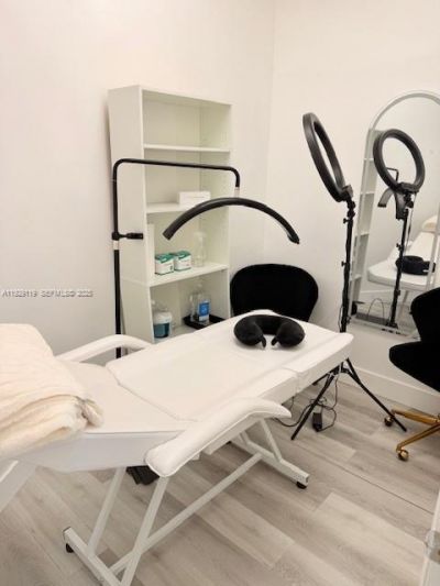 806 NE 125th St, North Miami, FL 33161 Photo