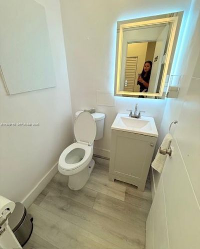 806 NE 125th St, North Miami, FL 33161 Photo