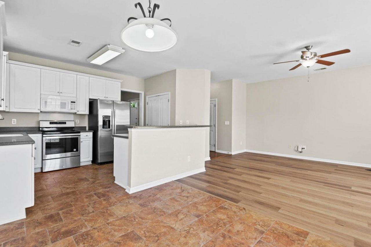 115 Trillium Avenue Photo 9