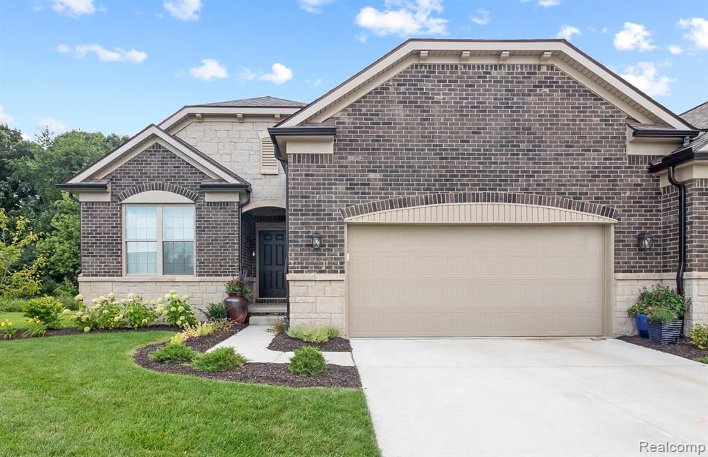 859 Kelpie Drive, Pittsfield Township, MI 48108 Main Photo