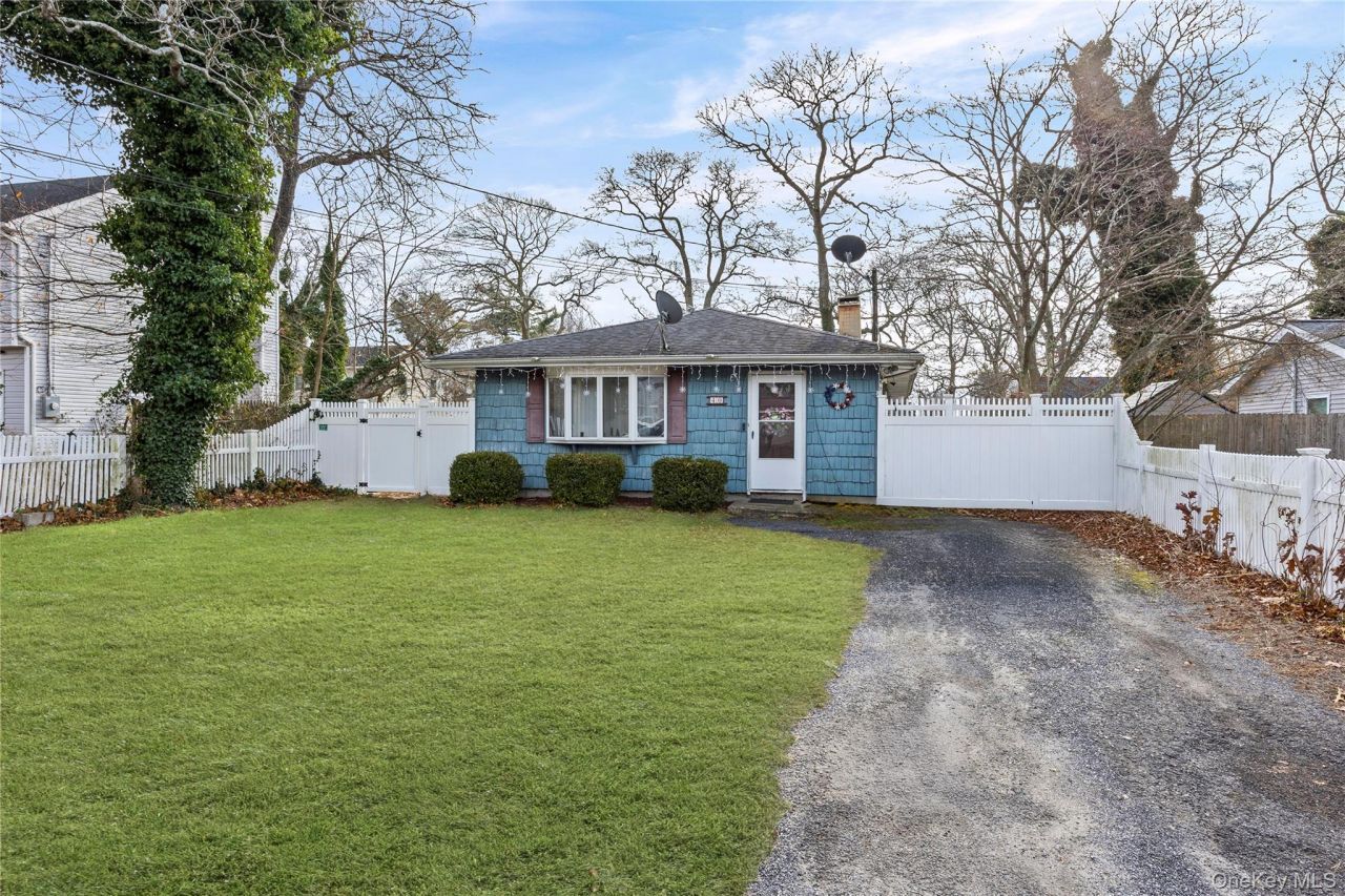 40 Fairview Drive, Shirley, NY 11967 Main Photo