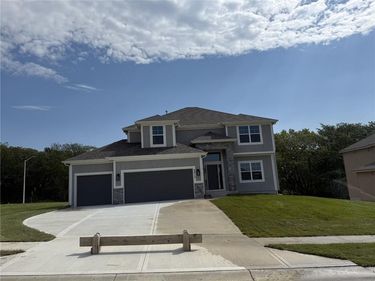 10516 N Wayne Avenue, Kansas City, MO 64155