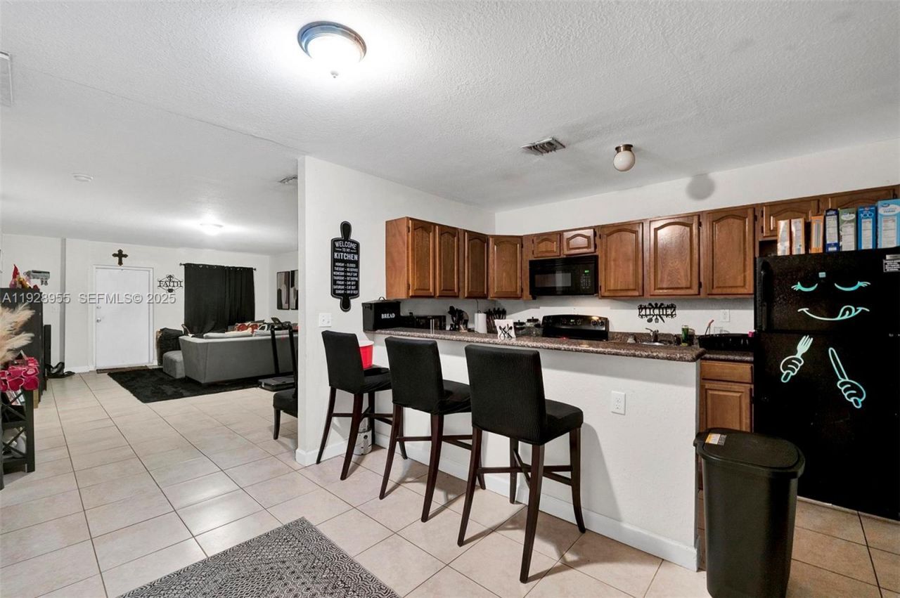 1910 NW 72nd St, Miami, FL 33147 Photo