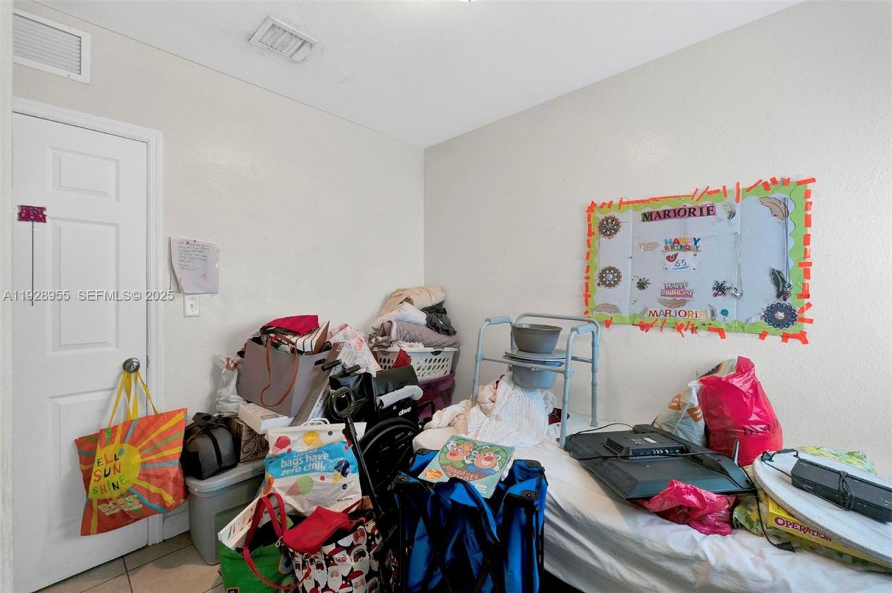 1910 NW 72nd St, Miami, FL 33147 Photo