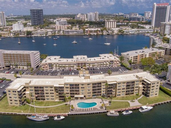 301 Golden Isles Dr, Unit 506, Hallandale Beach, FL 33009