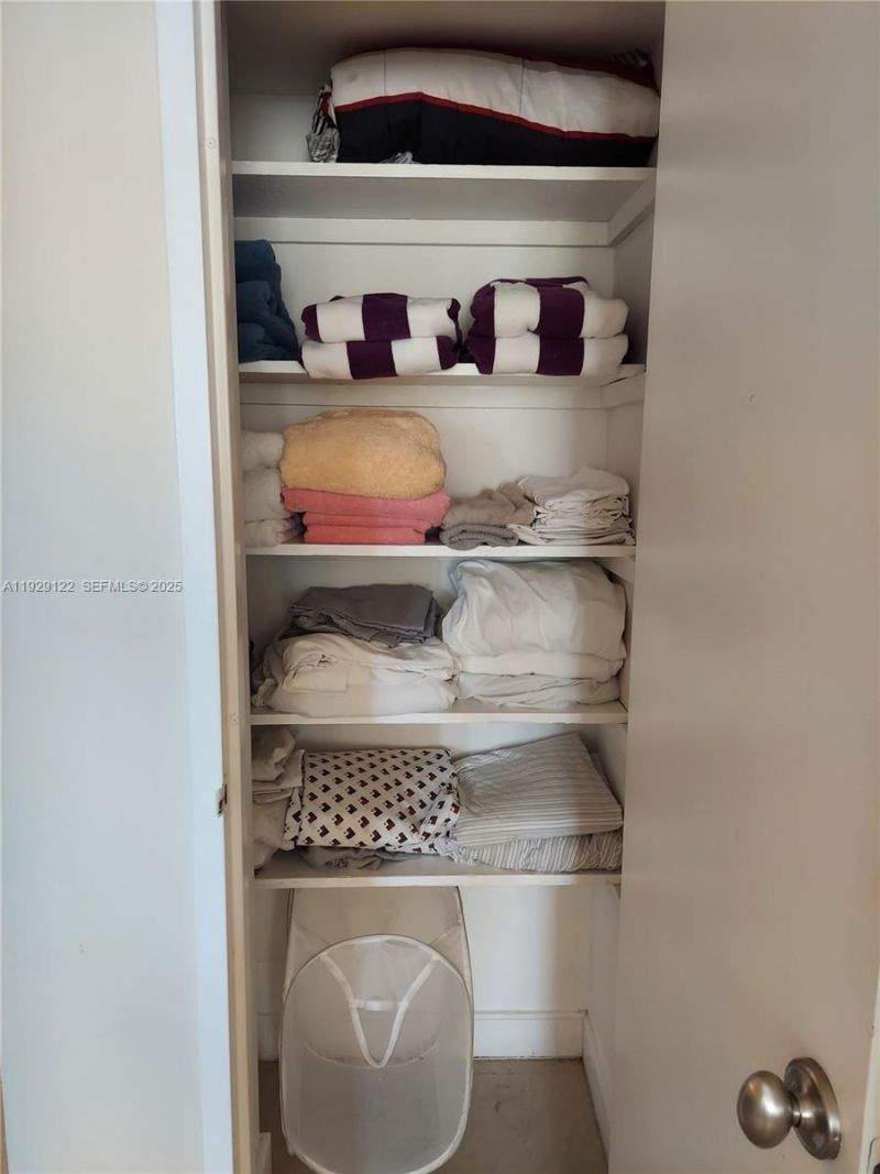 301 Golden Isles Dr, Unit 506, Hallandale Beach, FL 33009 Photo