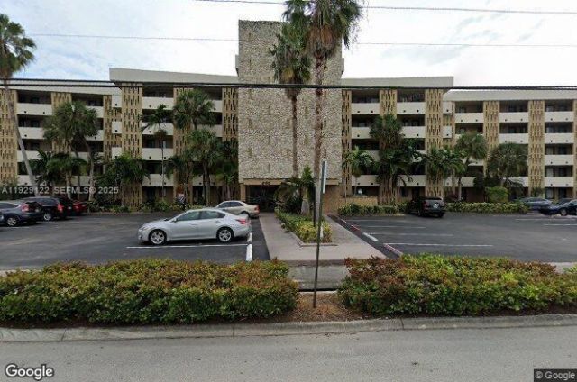 301 Golden Isles Dr, Unit 506, Hallandale Beach, FL 33009 Photo