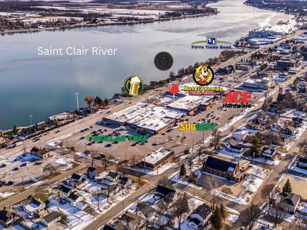 201 N Riverside Avenue, St. Clair, MI 48079