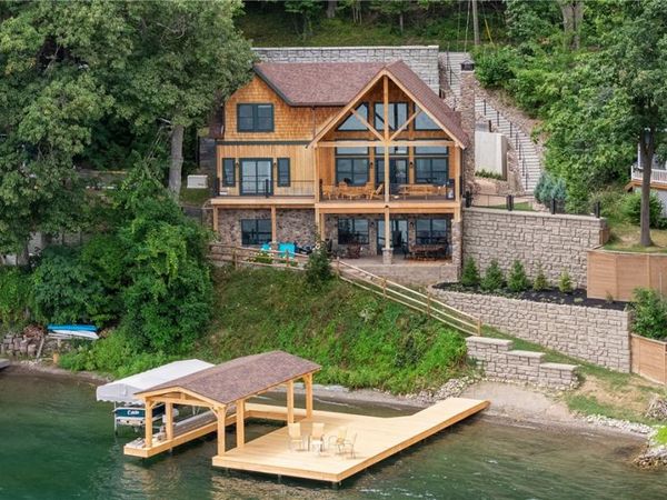 11363 E Bluff Drive, Keuka Park, NY 14478