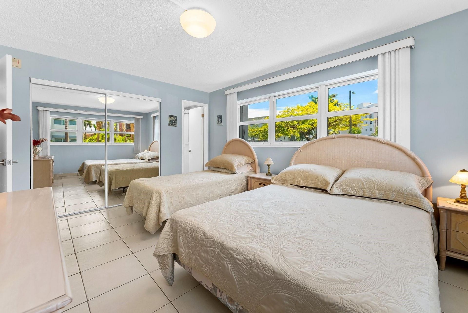 3131 S Ocean Drive, Unit 114, Hallandale Beach, FL 33009 Photo